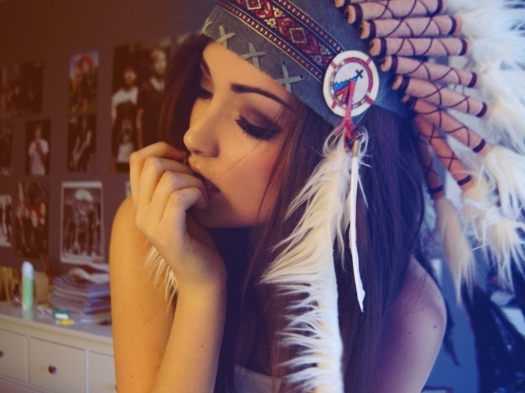 Girl With Hat Brunette wallpaper