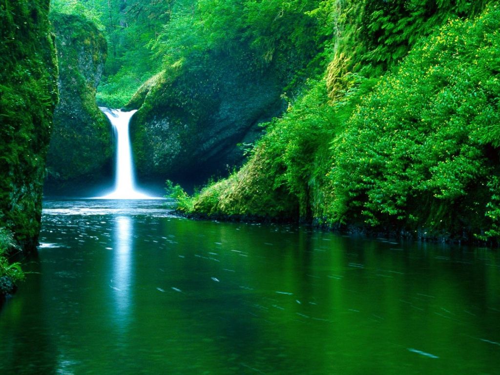 Green Lake With Waterfall wallpaper