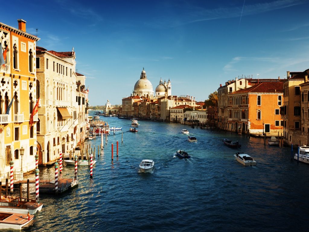 House River Italy wallpaper