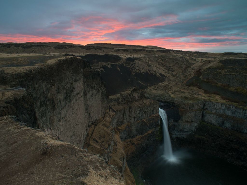 Until the Sun Started to Rise at Palouse Falls WA wallpaper