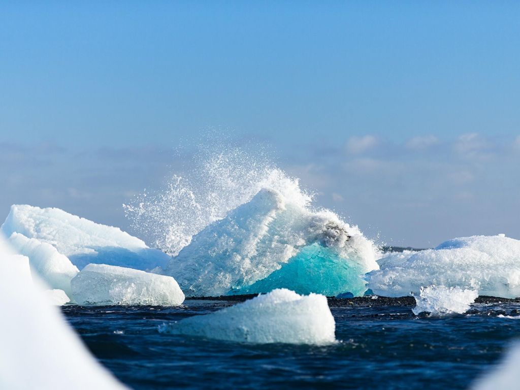 Icebergs of Iceland Vatnajokull wallpaper