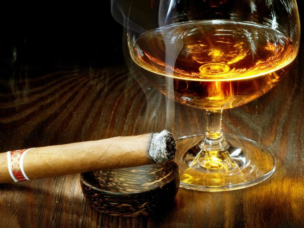 Cigars in Cognac or Rum wallpaper