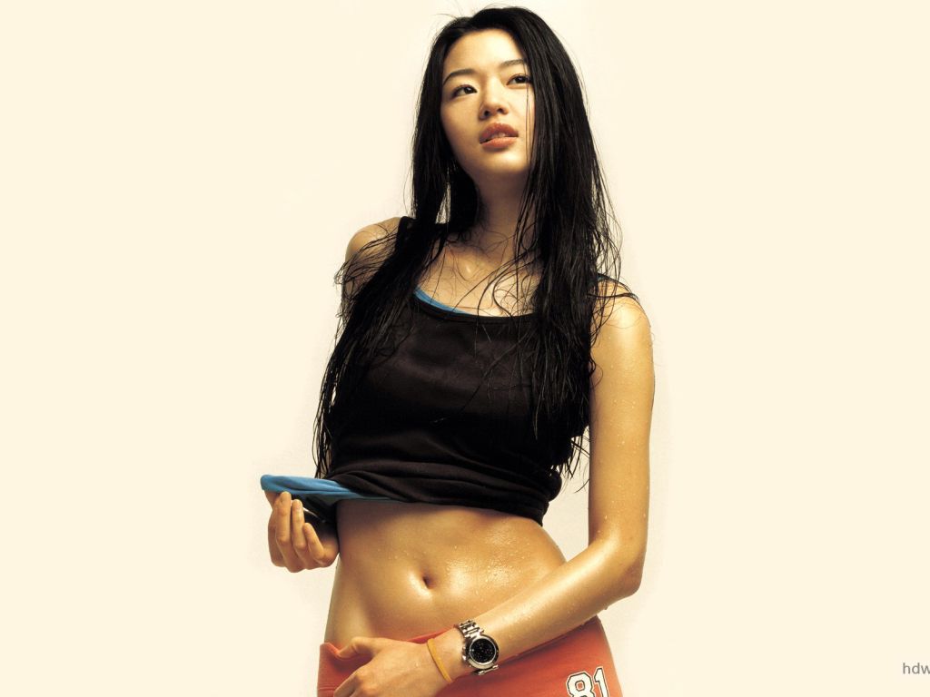 Jun Ji Hyun South Korean Actress wallpaper in 1024x768 resolution