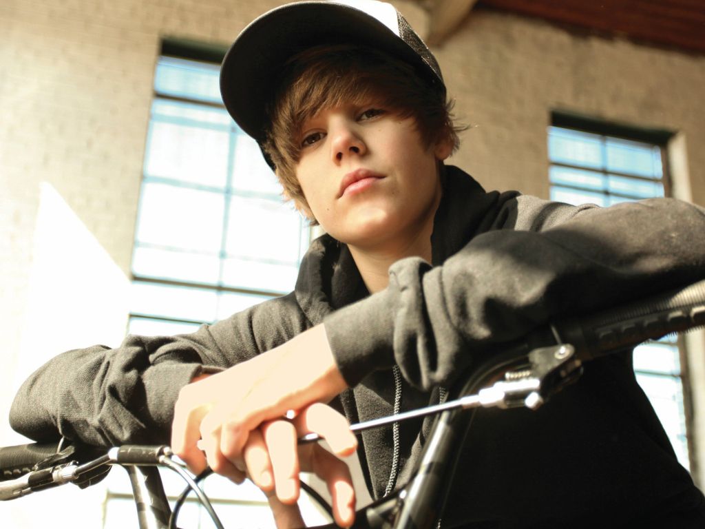 Justin Bieber 25438 wallpaper