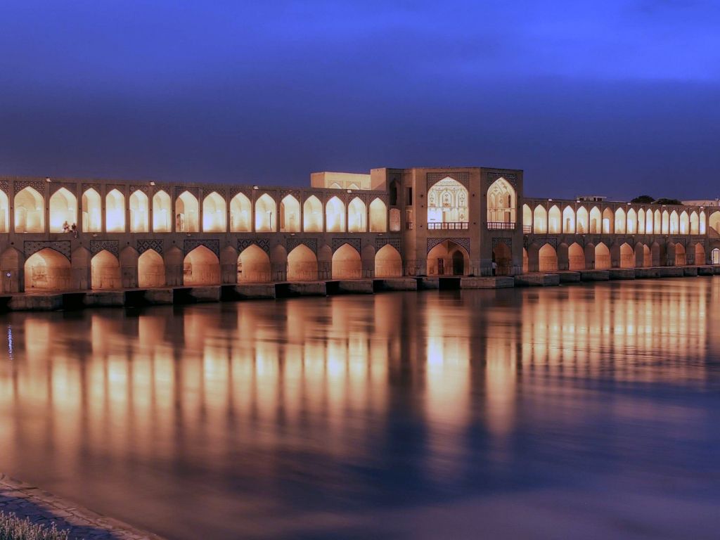 Khaju Bridge Esfahan Iran wallpaper