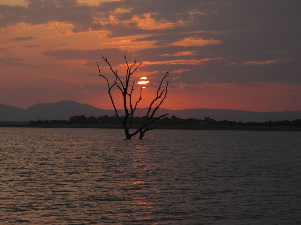 Lake Kariba at Sunset Zimbabwe wallpaper