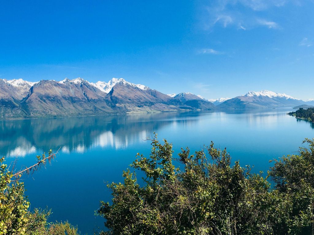 Lake Wakatipu South Island New Zealand wallpaper