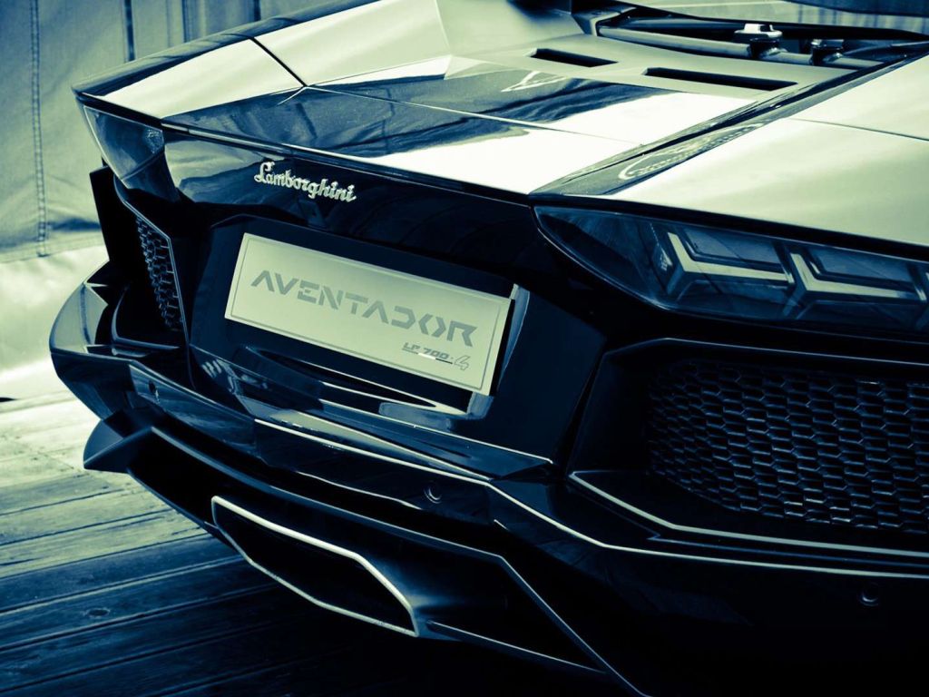 Lamborghini Aventador Full HD wallpaper