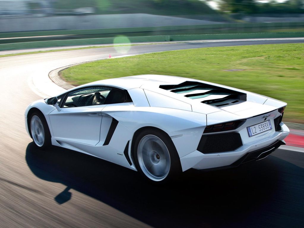 Lamborghini Aventador Dynamic Hd Widescreen wallpaper