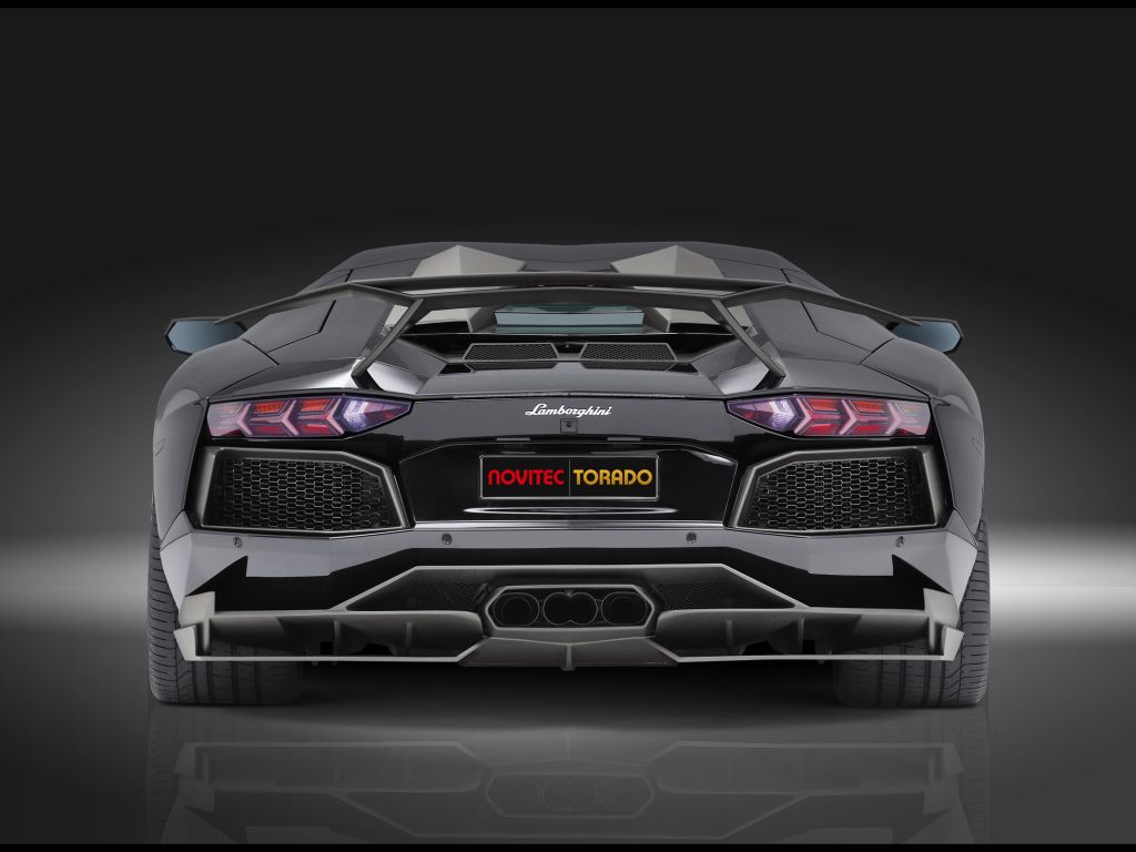 Lamborghini Aventador Novitec wallpaper