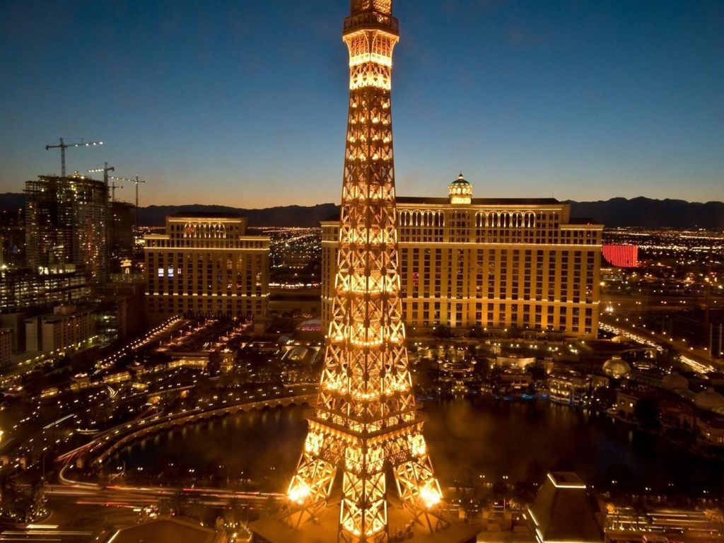 Las Vegas Eiffel Tower wallpaper