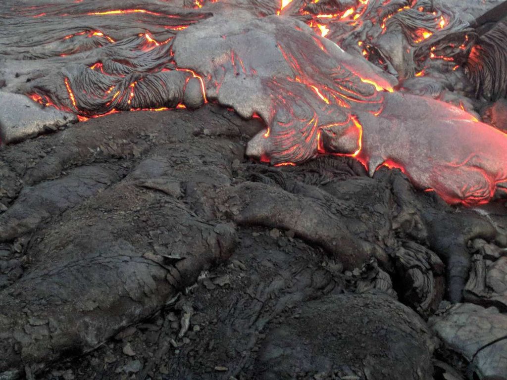 Lava Flow on the Big Island of Hawaii wallpaper