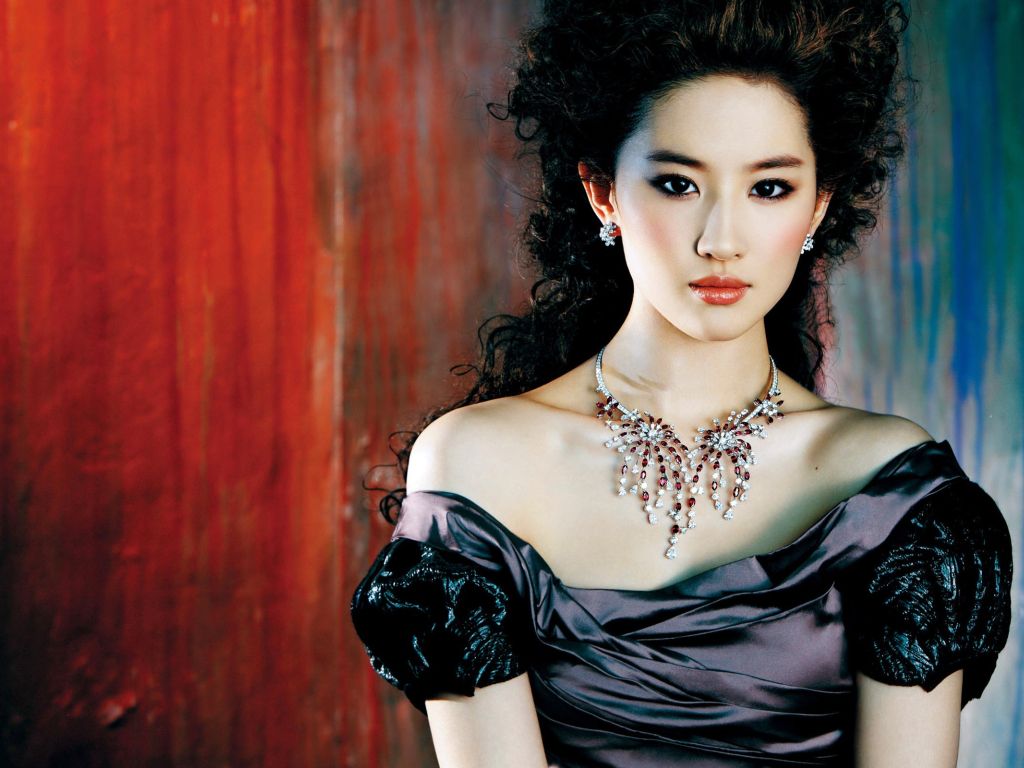 Liu Yifei Chinese Actress wallpaper