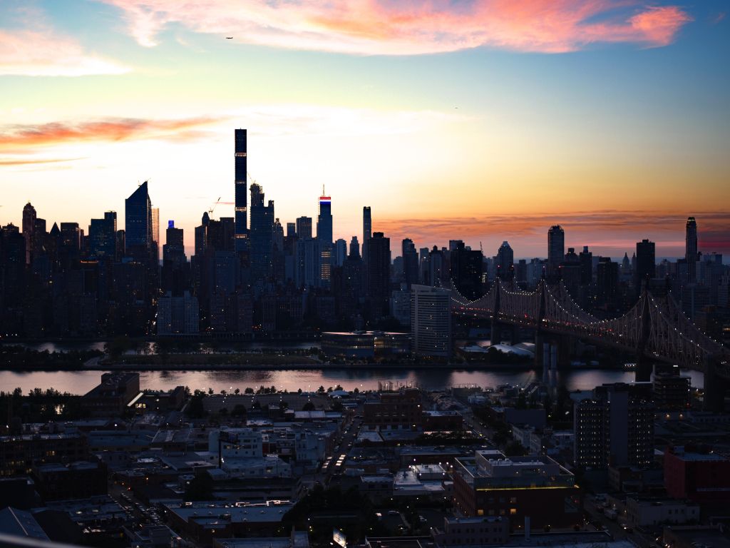 Manhatten Skyline Sunset From Long Island NY wallpaper