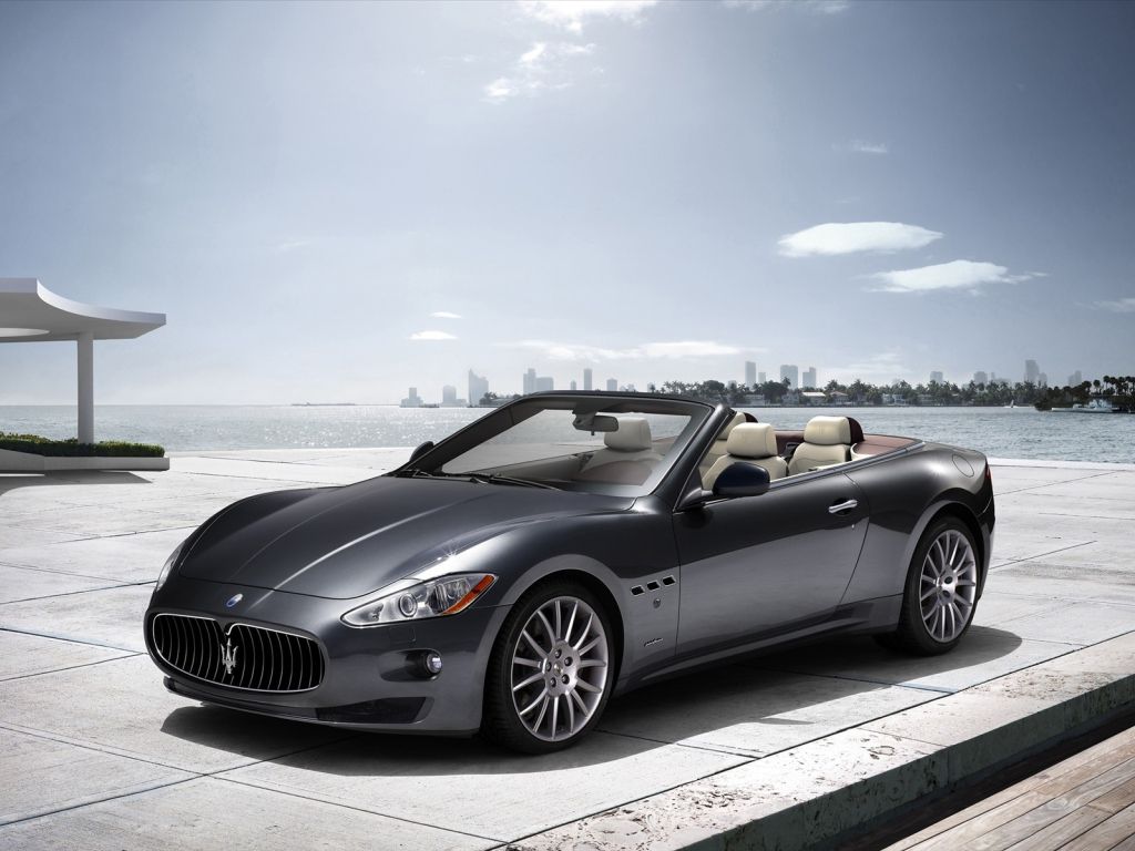 Maserati GranCabrio 2011 wallpaper