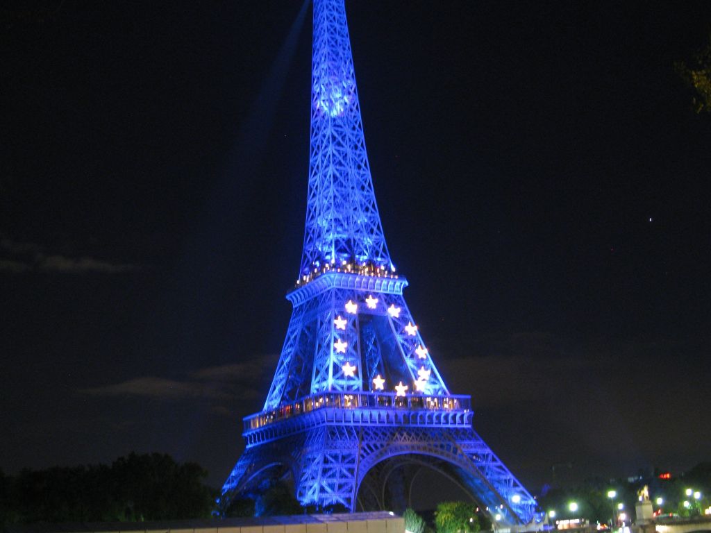 Midnight Magic at the Eiffel Tower wallpaper