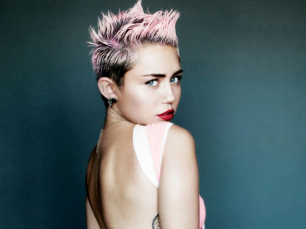 Miley Cyrus for V Magazine wallpaper