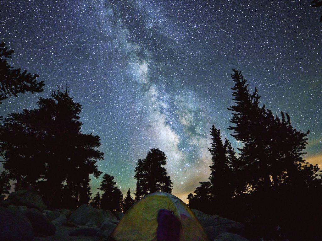 Milky Way in High Sierras wallpaper