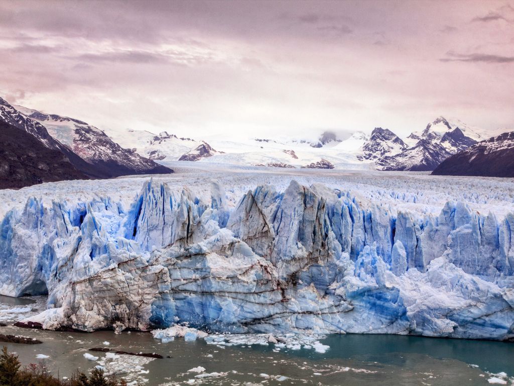 Moreno Glacier in Argentina wallpaper