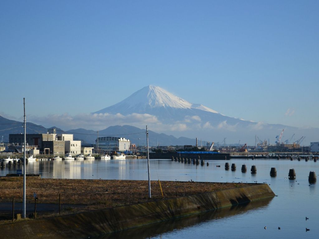 Mount Fuji Towering Over Shimizu Port in Shimizu Japan wallpaper