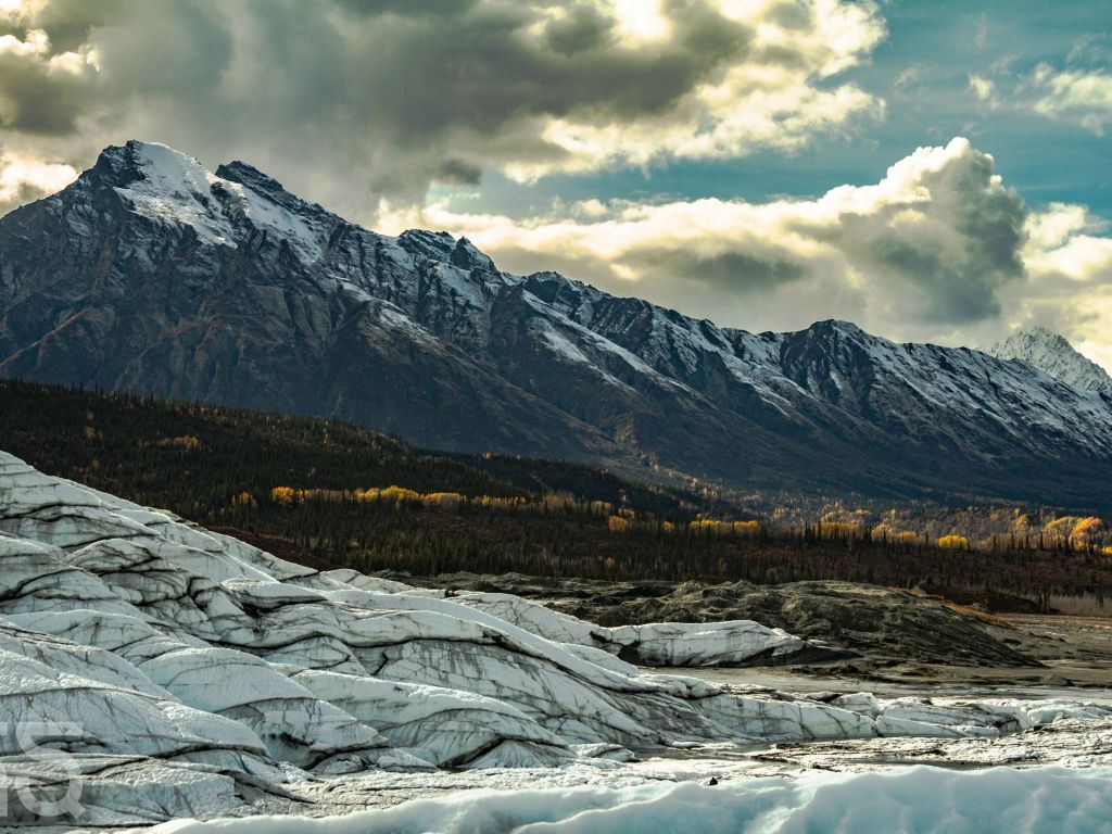 Mountains Surrounding the Matanuska Glacier Alaska wallpaper