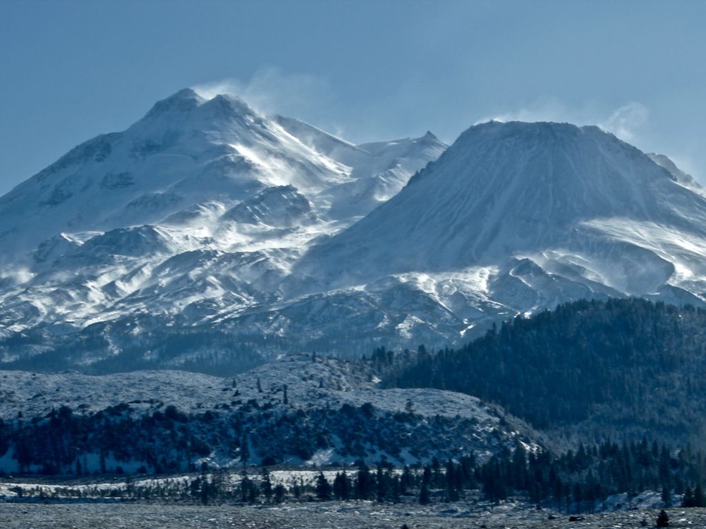 Mt. Shasta From North wallpaper