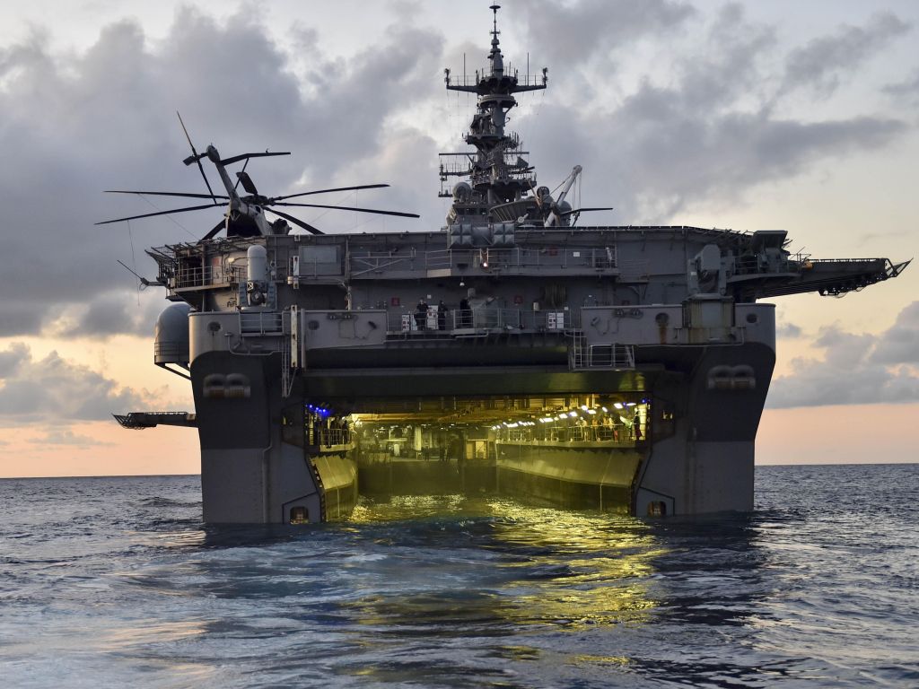 USS Iwo Jima Amphibious Assault Ship Providing Relief During Hurricane Irma wallpaper