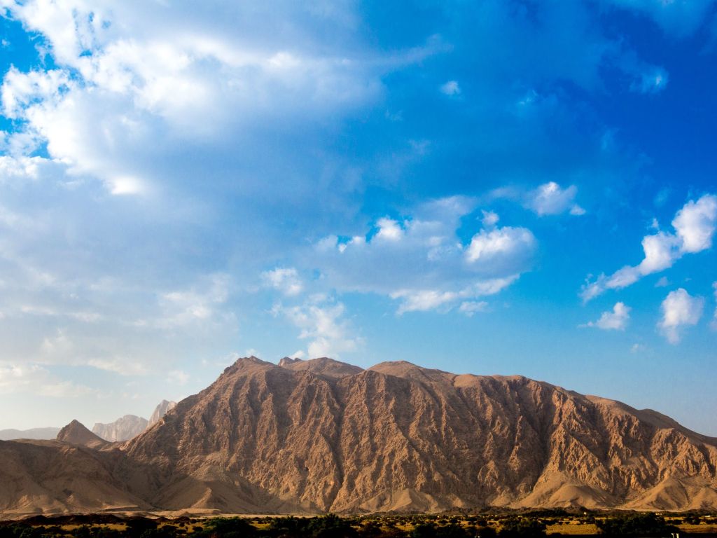 Mountains in Nizwa Oman wallpaper