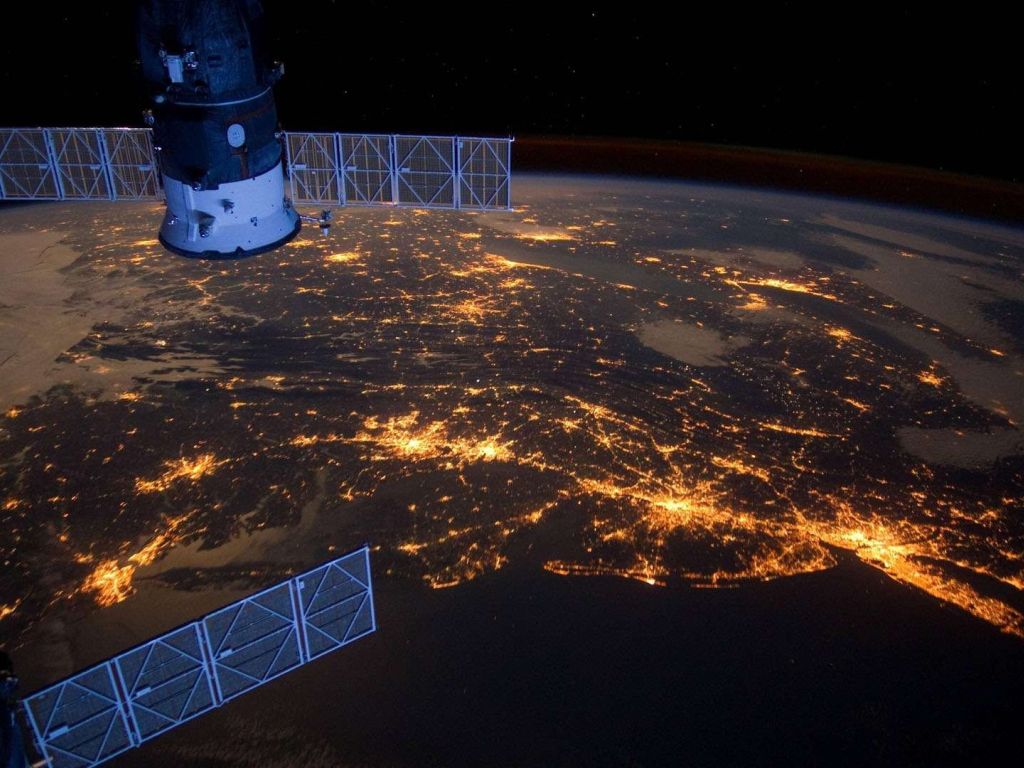 Night View From the ISS wallpaper