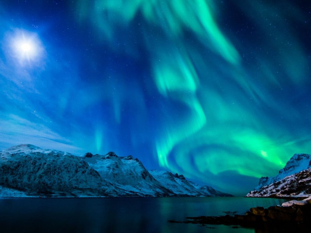 Northern Lights Aurora Borealis wallpaper