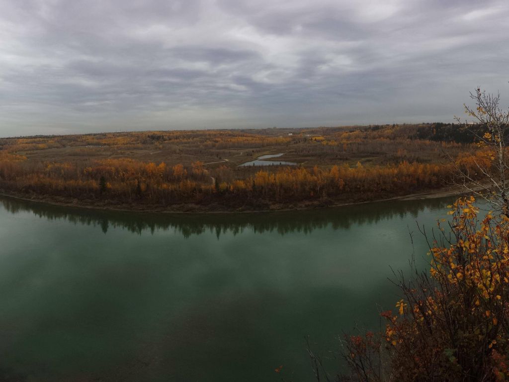Panoramic View of Edmontons River Valley This Fall wallpaper