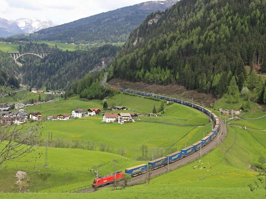 Railway in The Mountains wallpaper