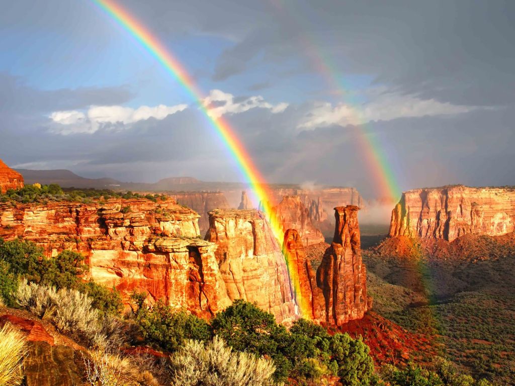 Rainbows in The Colorado National Monument wallpaper
