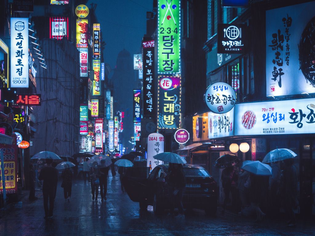 Rainy Street in Downtown Seoul wallpaper