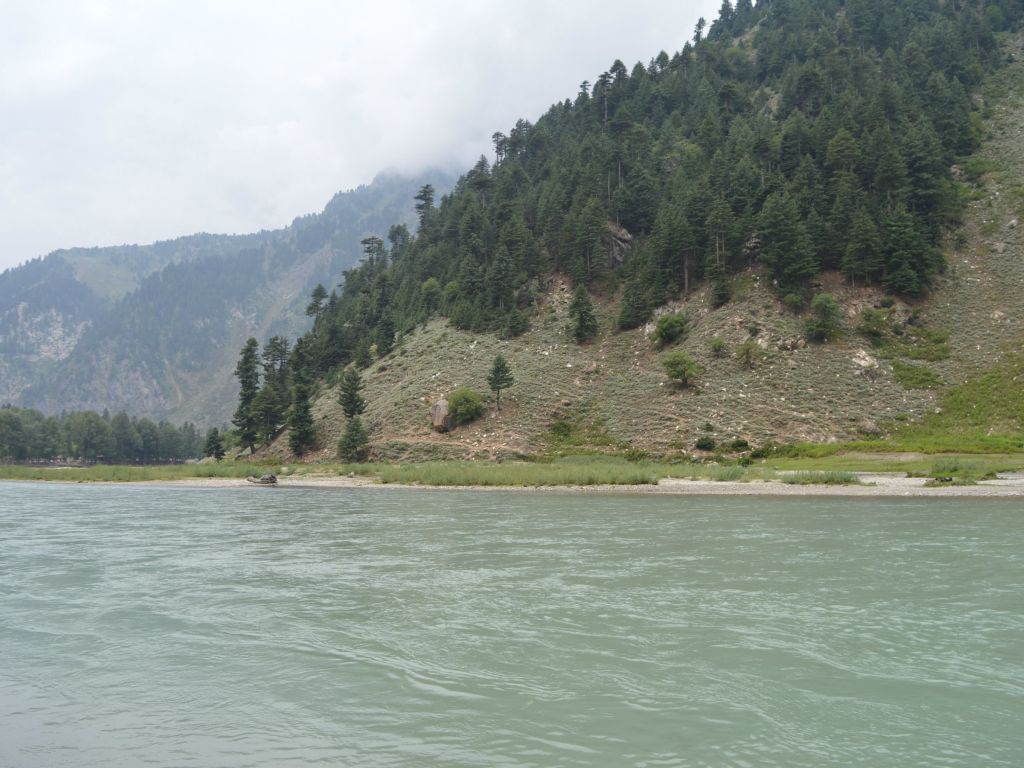 River Kunhar In Naraan Valley Pakistan wallpaper
