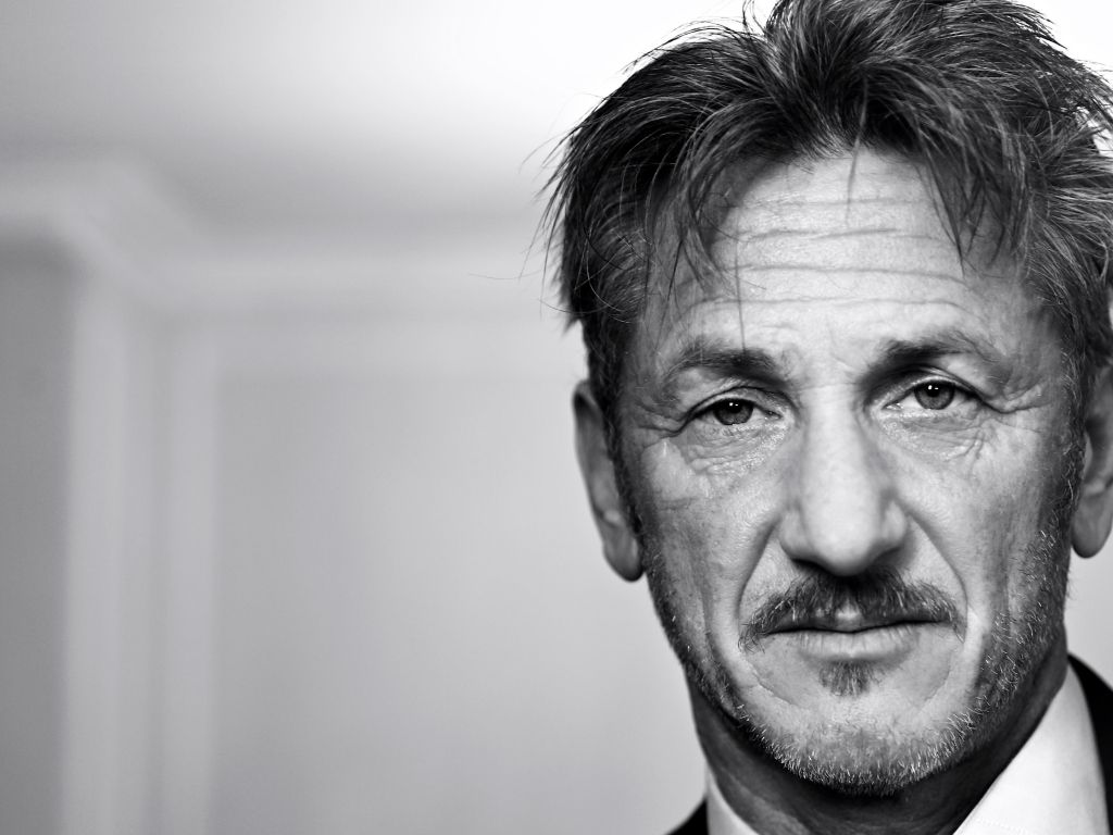 Sean Penn Portrait in Black and White wallpaper