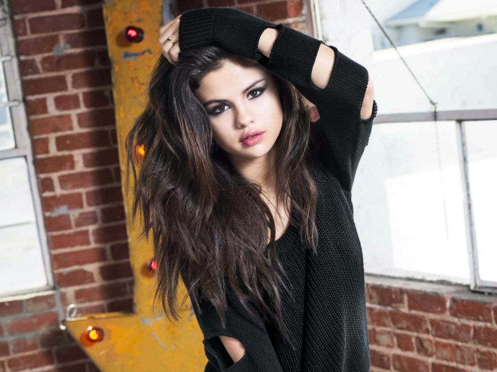 Selena Gomez 134 wallpaper