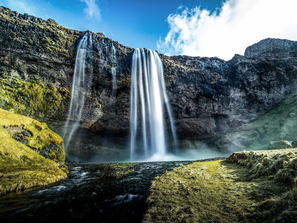 Seljalandsfoss Waterfalls Iceland wallpaper