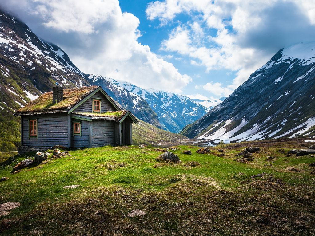 Small House in a Beautiful Valley wallpaper