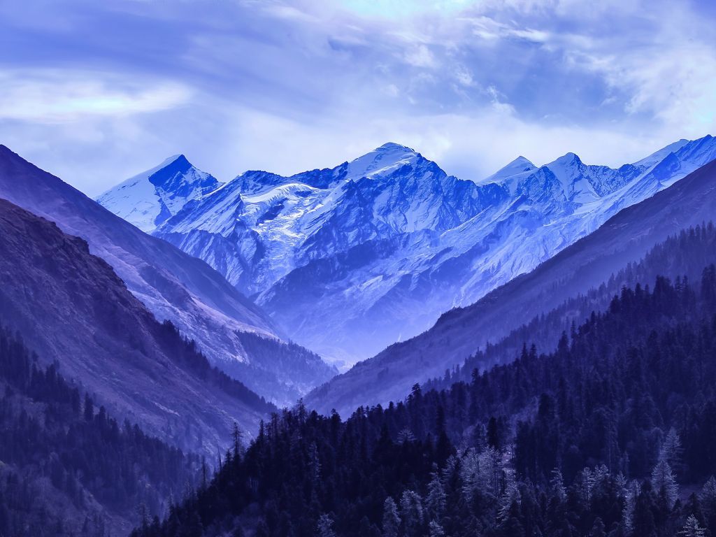 Snowy Blue Mountains wallpaper