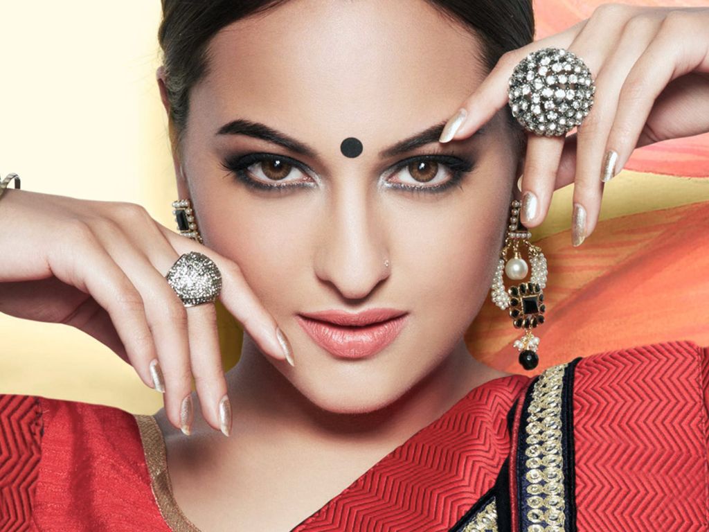 Sonakshi Sinha Bollywood Actress wallpaper