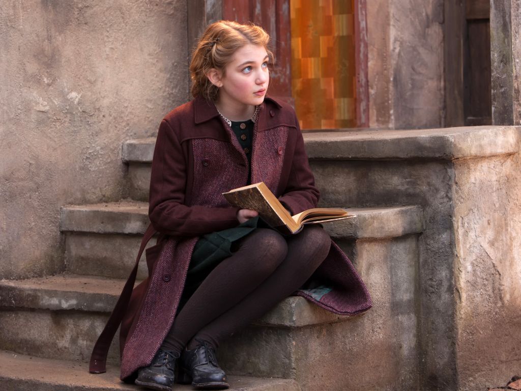 Sophie Nelisse in The Book Thief wallpaper