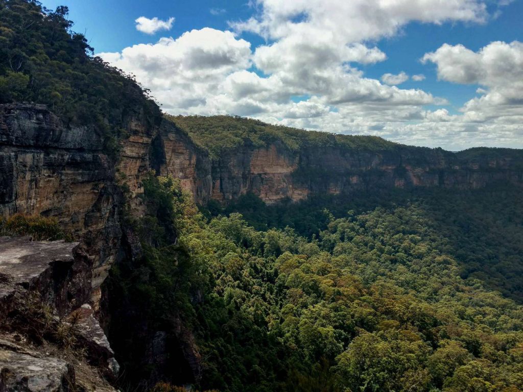 Southern Cliffs of Mount Solitary Blue Mountains National Park NSW Australia wallpaper