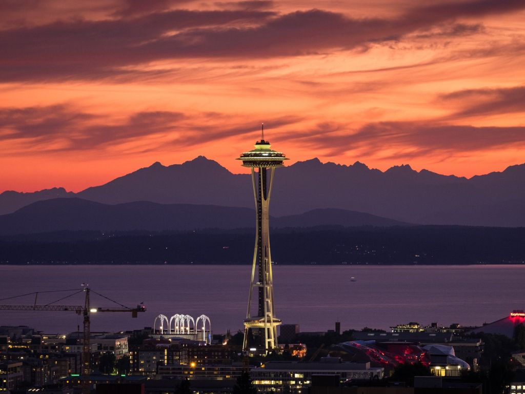 Space Needle at Sunset Seattle wallpaper