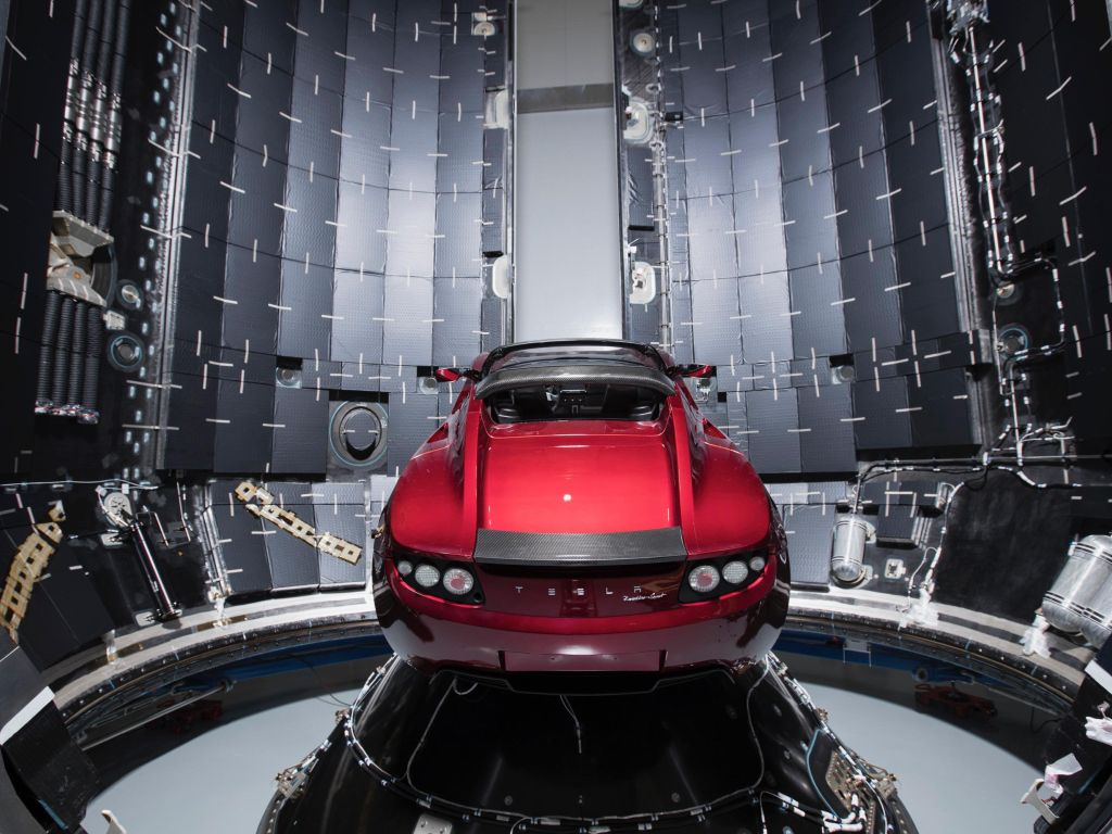 Starmans Roadster: Falcon Heavys Payload wallpaper
