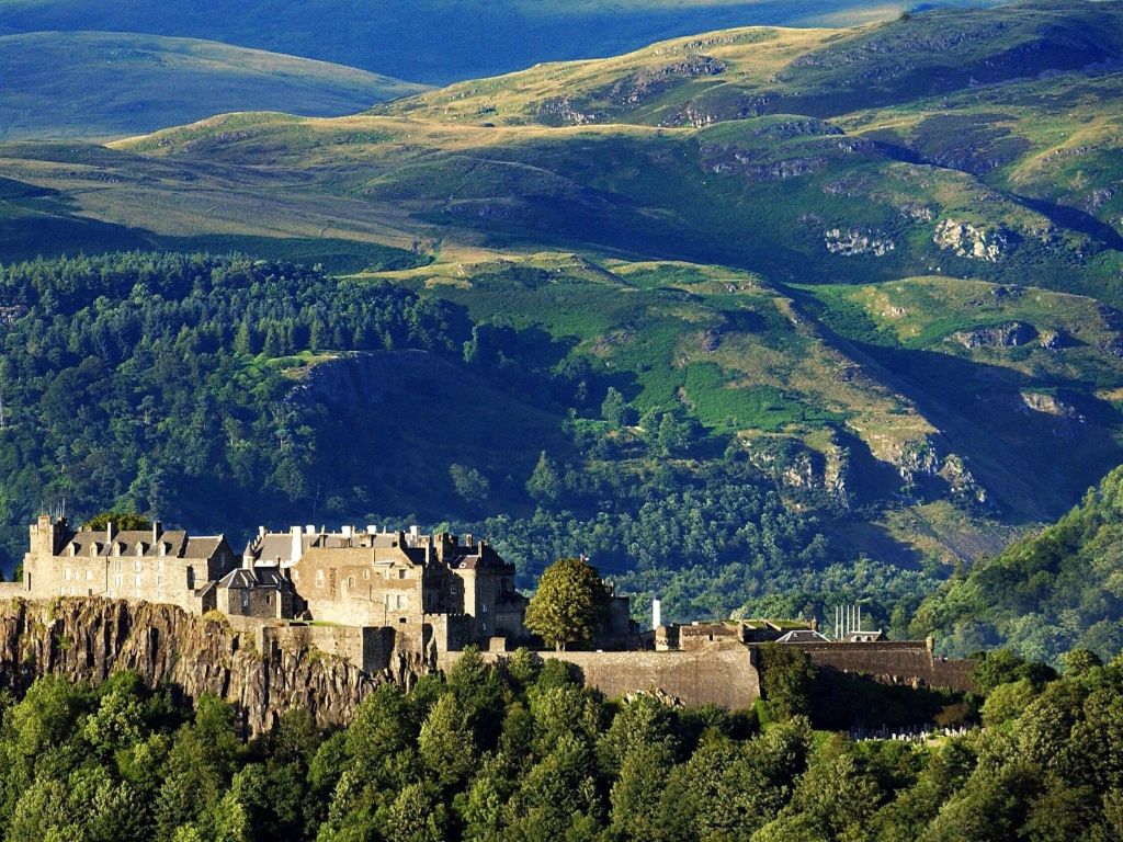 Stirling Castle and The Wallace Monument Scotland wallpaper