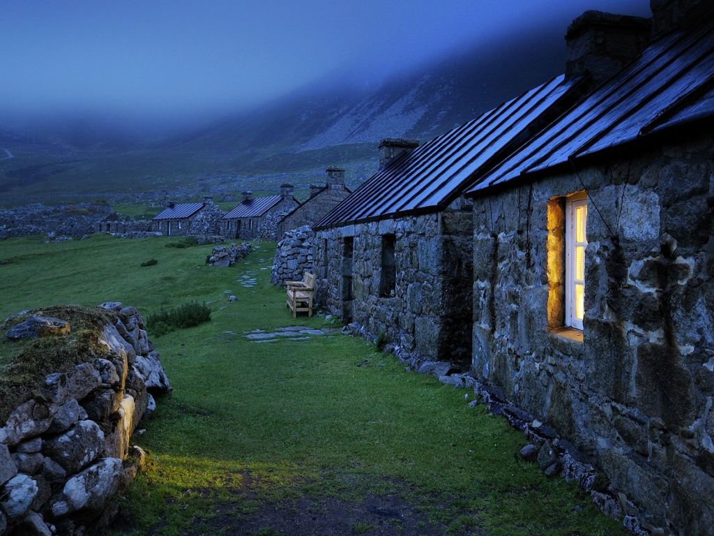 Stone Houses in the Valley wallpaper