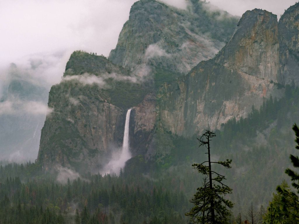 Storms Kept the Crowds Out but Nothing Keeps the Beauty Out of Yosemite wallpaper