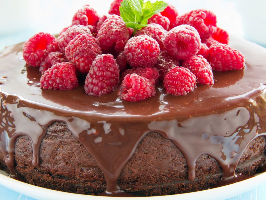 Strawberry Chocolate Cake wallpaper in 1024x768 resolution