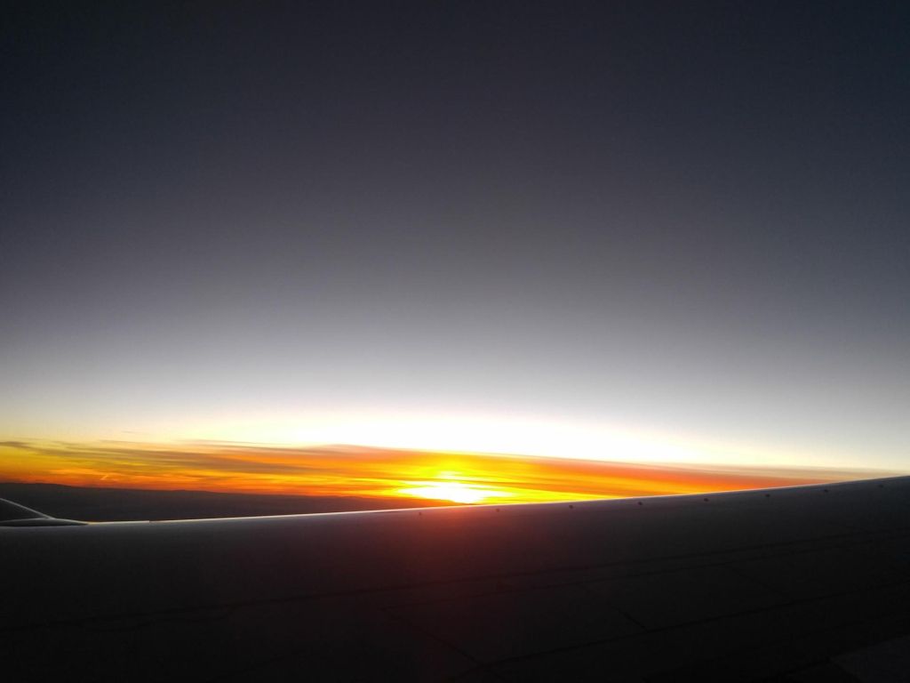 Sunrise in Flight wallpaper